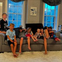 David Duchovny Calls Alec Baldwin a 'Biblical Figure' for Having a Baby and a Grandchild in the Same Year